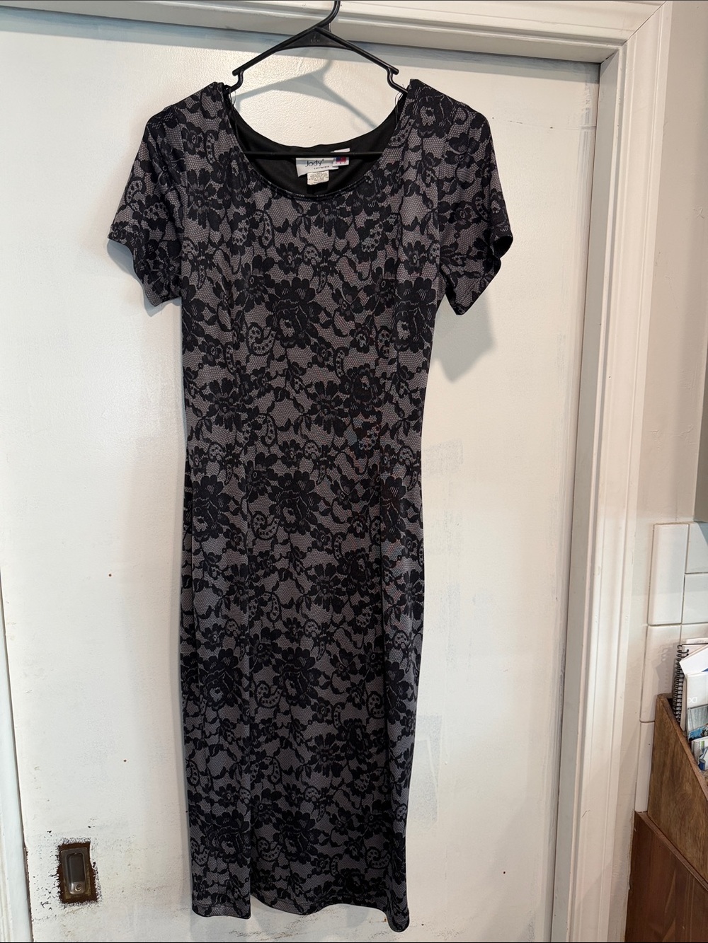 Lace-Overlay Short Sleeve Midi Dress - Black